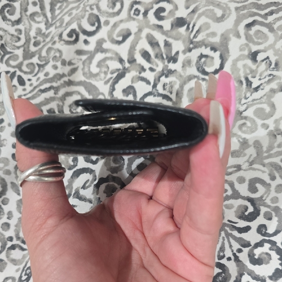 Louis Vuitton Black Epi Leather Key Wallet - Picture 2 of 8